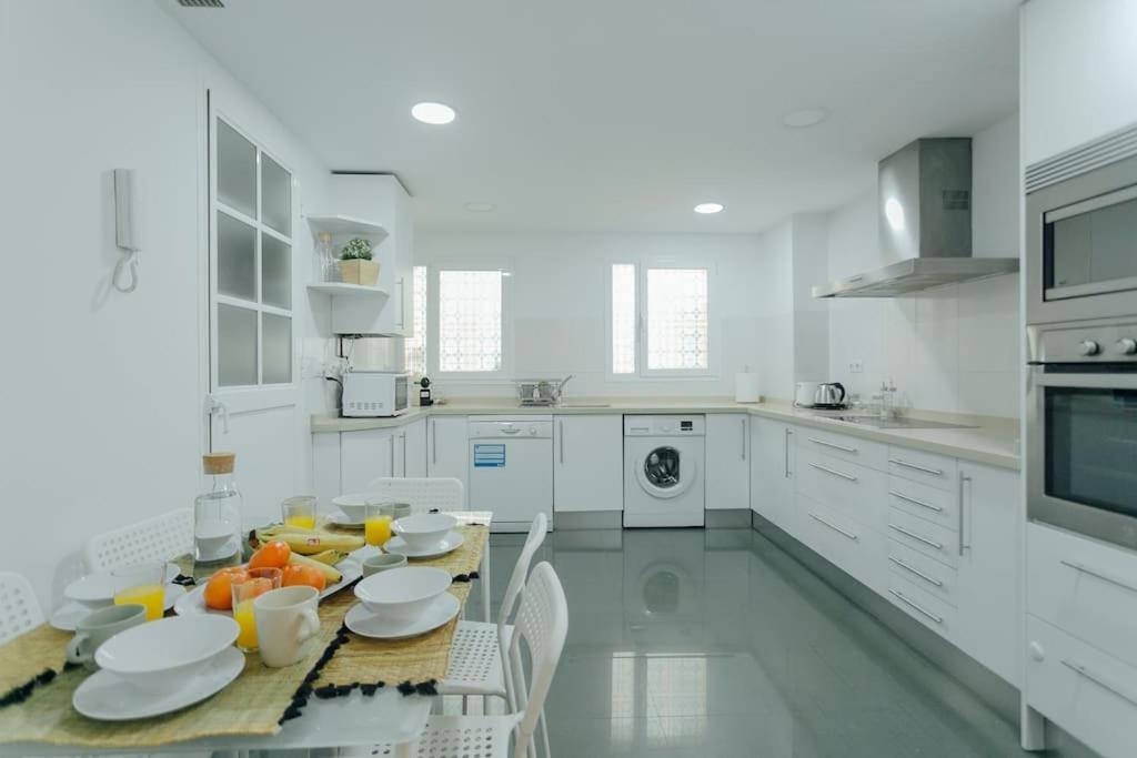 O&L Murillo Bright Apartment - Terrace & Parking إشبيلية المظهر الخارجي الصورة