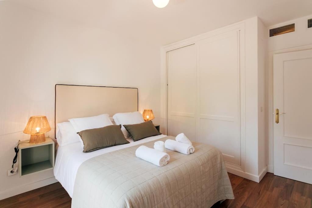 O&L Murillo Bright Apartment - Terrace & Parking إشبيلية المظهر الخارجي الصورة