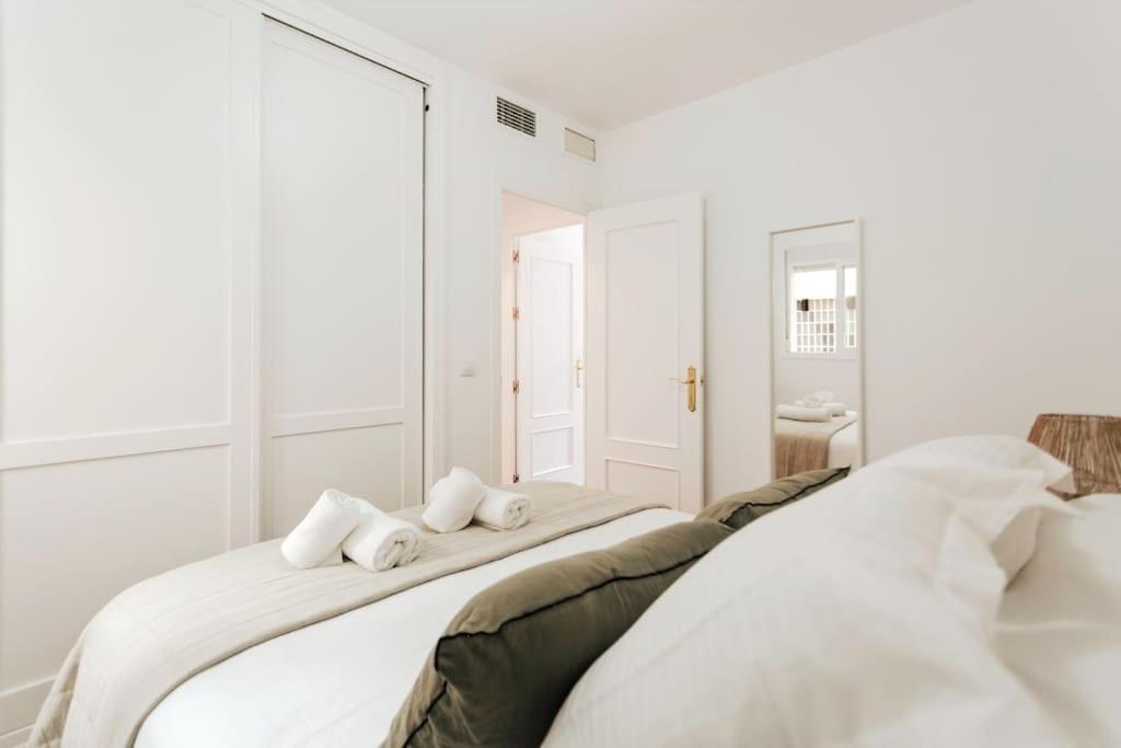 O&L Murillo Bright Apartment - Terrace & Parking إشبيلية المظهر الخارجي الصورة